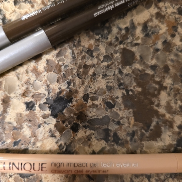 Tarte Geometric Palette with Assorted Eyeliners- Clinique - Picture 7 of 10